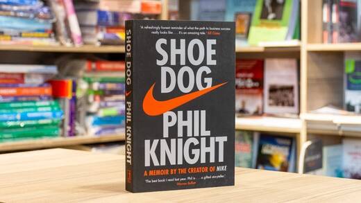 Der Nike-Swoosh wurde einst für 35 Dollar entworfen. Heute dient die Geschichte als Beispiel dafür, wie weit Aufwand und Markenwert auseinanderliegen können.