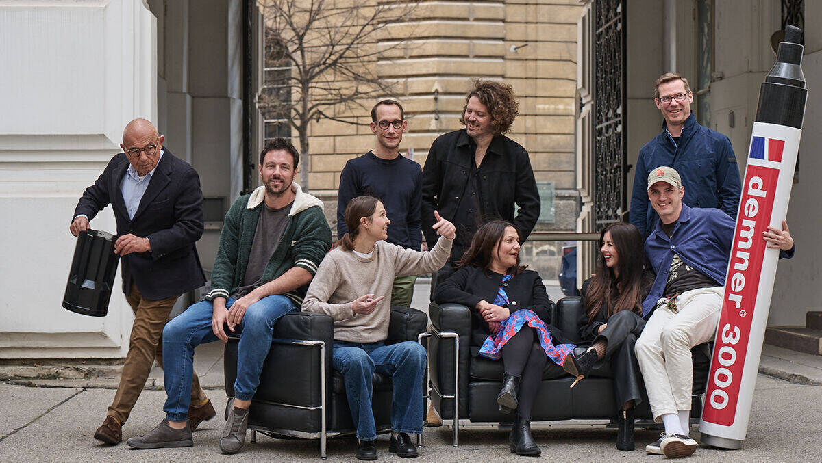 Die Geschäftsleitung von DMB (v.l.n.r.): Mariusz Jan Demner, Marcello Demner, Katharina Schmid, Jürgen Vanicek, Sebastian Kaufmann, Moana Merzel, Katharina Neubauer, Alistair Thompson, Joachim Krügel