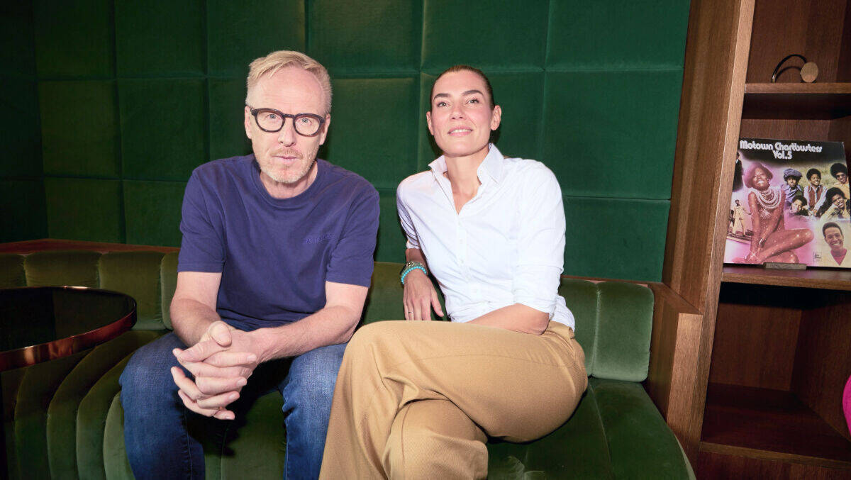 CEO Kathrin Jesse (rechts), CCO Matthias Harbeck und eine Erfolgsmeldung aus Österreich.