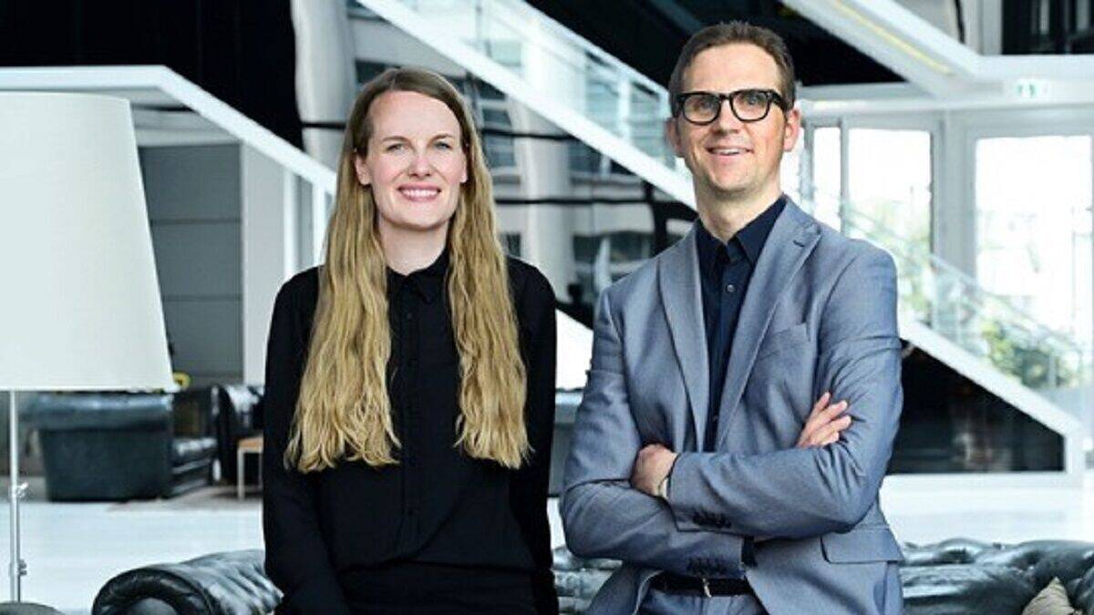 Luise Lück (li.) und Björn Köllen-Steiner, die neue Doppelspitze bei Scholz & Friends Agenda