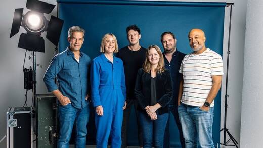 Phillip Schilling, Sara Chapman, Gavin Pearce, Bonnie Jones, Simon Adamson, Drew Spencer. (v. l. n. r.)