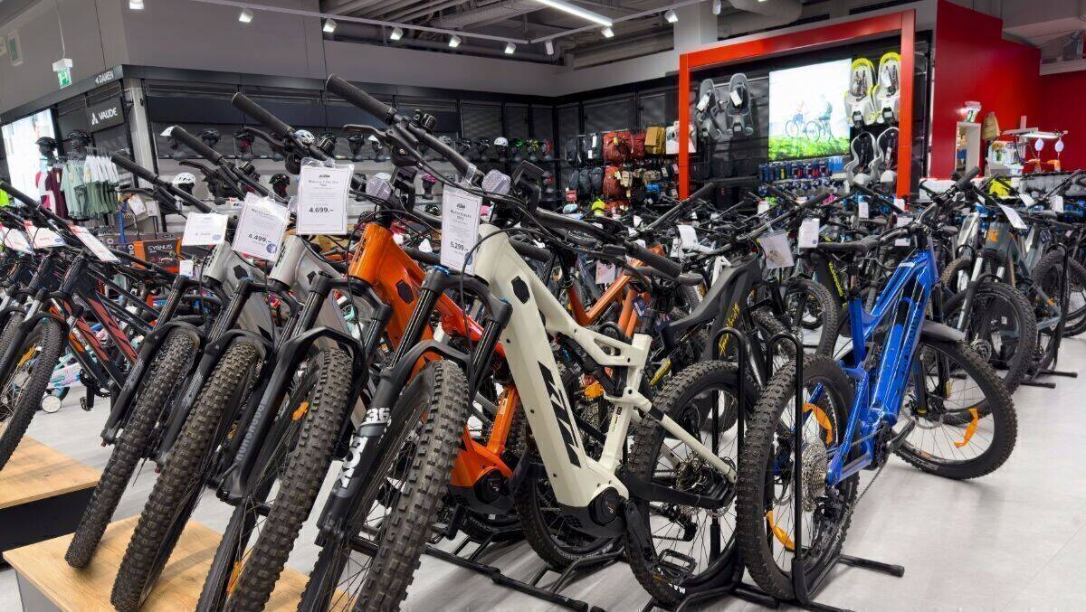 Fahrräder: Die Geschäfte und Lager sind voll.