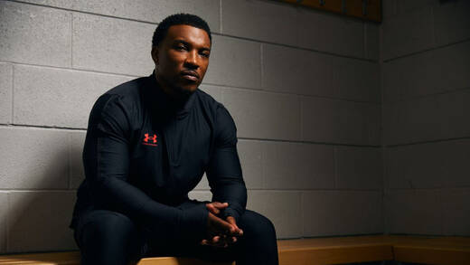 Ashley Walters motiviert mit einer KI-Rede.