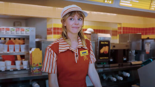 Loki-Star Sophia Di Martino jobbt bei McDonald's.