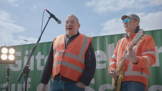 Im Einsatz für DB Cargo: die Punkrocker ovn "Die Kassierer".