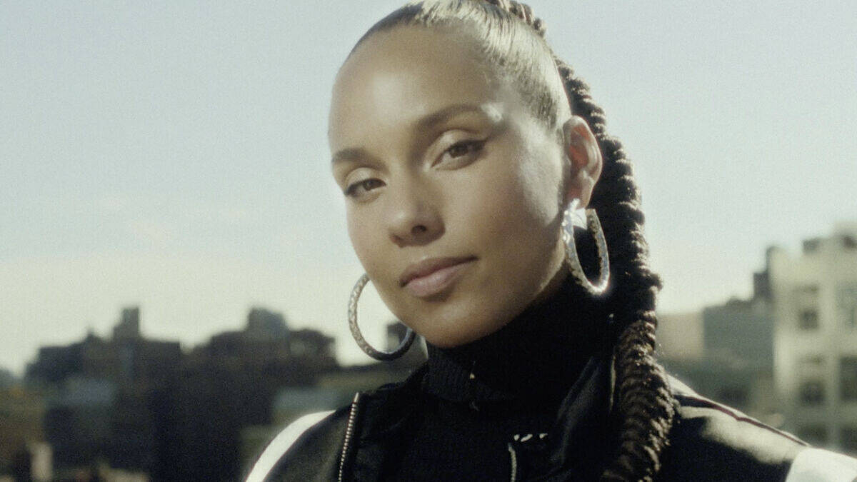 Alicia Keys nimmt mit ihrer Organisation "She Is The Music" weibliche Nachwuchstalente unter ihre Fittiche.