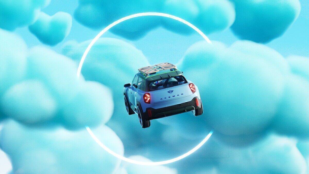 Ein Mini schwebt durch das Metaverse - hier in einer Welt aus Wolken.