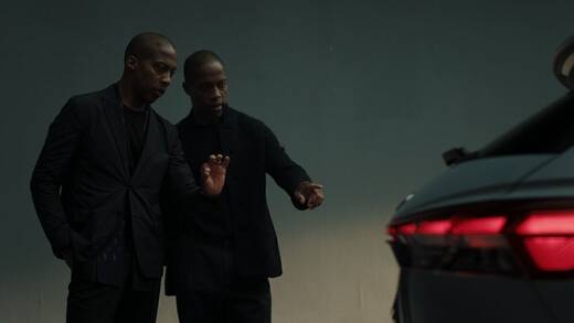 Die Unternehmer Byron und Dexter Peart nehmen den Audi Q4 e-tron unter die Lupe.