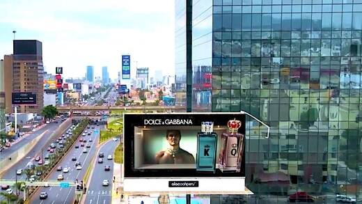 Spektakuläre Doom-Werbung von Dolce & Gabbana in Lima.