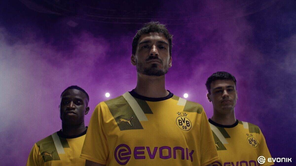 Dass Mats Hummels das Voice-Over des Spots spricht, darauf ist man bei Sponsor Evonik besonders stolz.