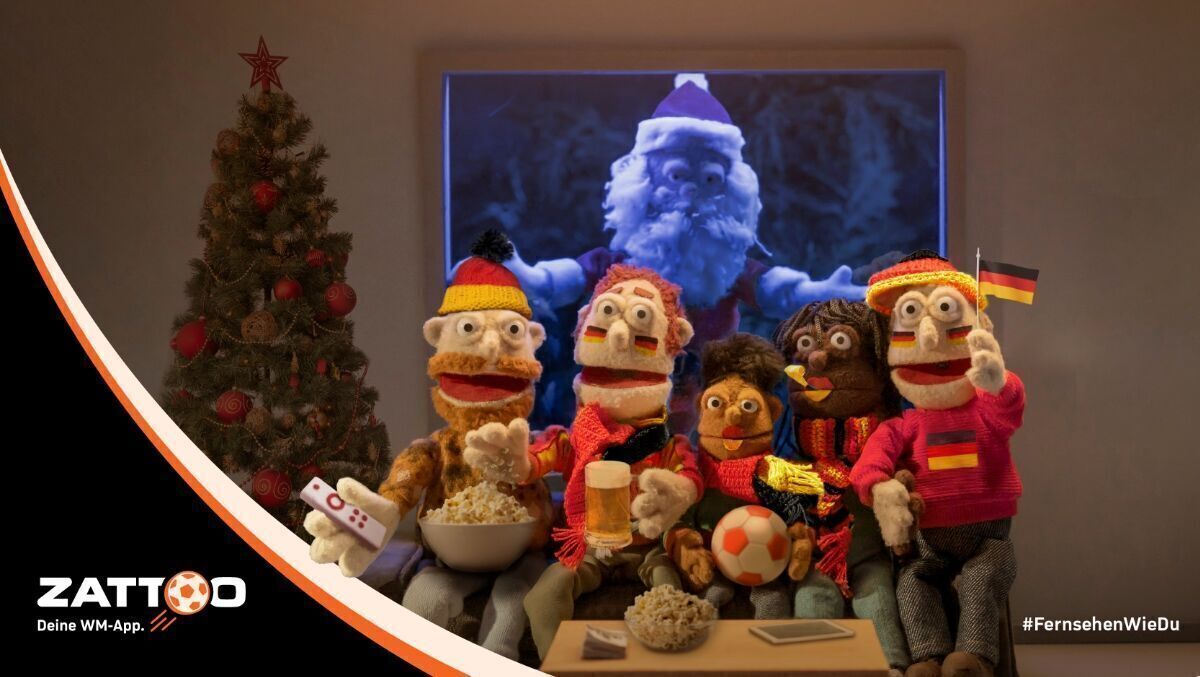 Zattoo schickt seine Puppenfamilie zur WM-Party | W&V Zattoo schickt seine Puppenfamilie zur WM-Party | W&V