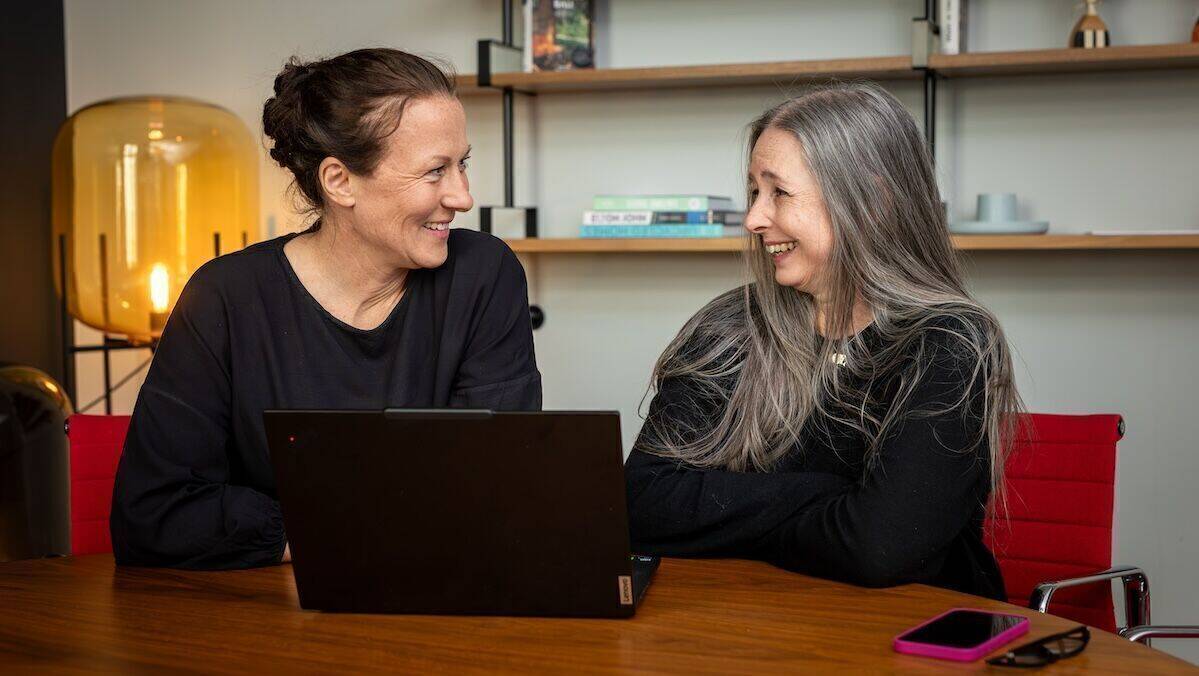 Lena Herrmann (li.) und Manuela Pauker kuratieren das Programm der CMCX in diesem Jahr.