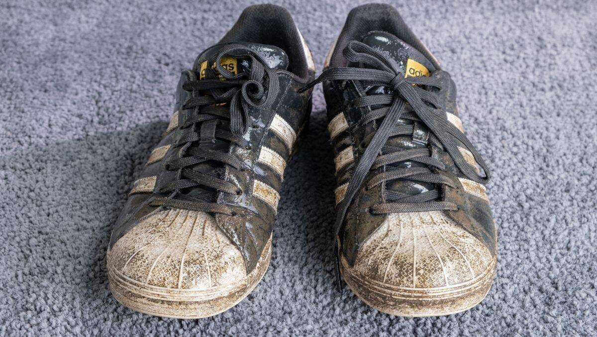 Adidas wurde ausgemustert vom DFB. Wobei der Deal nur die Bekleidung betrifft, Schuhe kann sich jeder Spieler frei wählen.