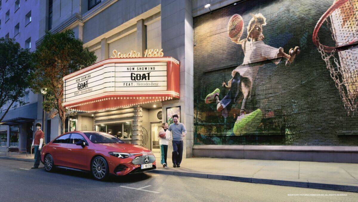 Fahrzeuge von Mercedes-Benz spielen im Film G.O.A.T. mehr als eine Nebenrolle.