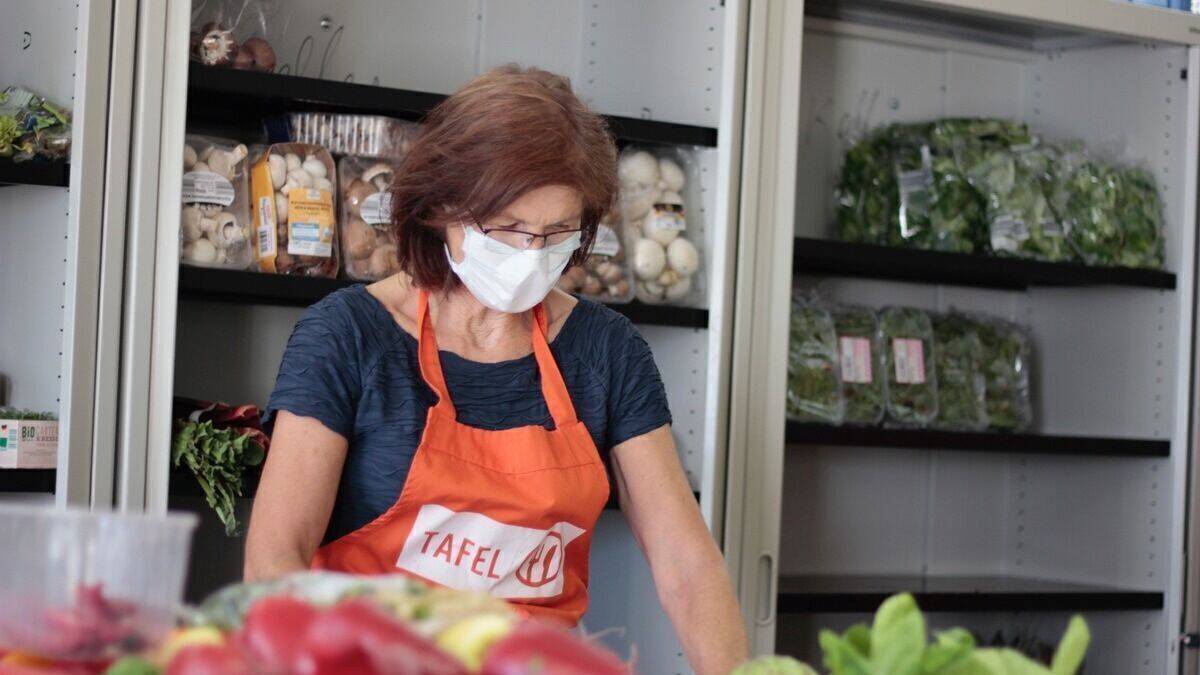 Rund zwei Millionen von Armut betroffene Menschen nehmen das Angebot der Tafeln in Deutschland wahr.