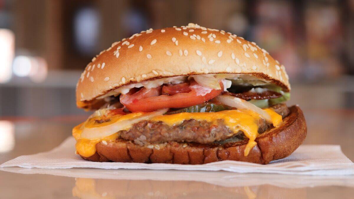 Kleiner als auf Werbefotos? So sieht ein Whopper wirklich aus.