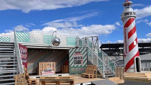 Der ikonische Leuchtturm von Fisherman’s Friend ist der neue Ankerpunkt für Festivalbesucher:innen, erstmalig vorgestellt beim Rock am Ring Anfang Juni 2022.