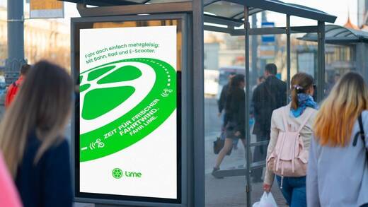 Wichtigster Ort für die DOOH-Kampagne von Lime: Haltestellen.