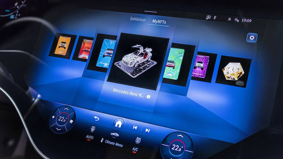 Über den Exhibitionsmodus und die neue App lässt sich digitale Kunst sogar im Auto präsentieren.