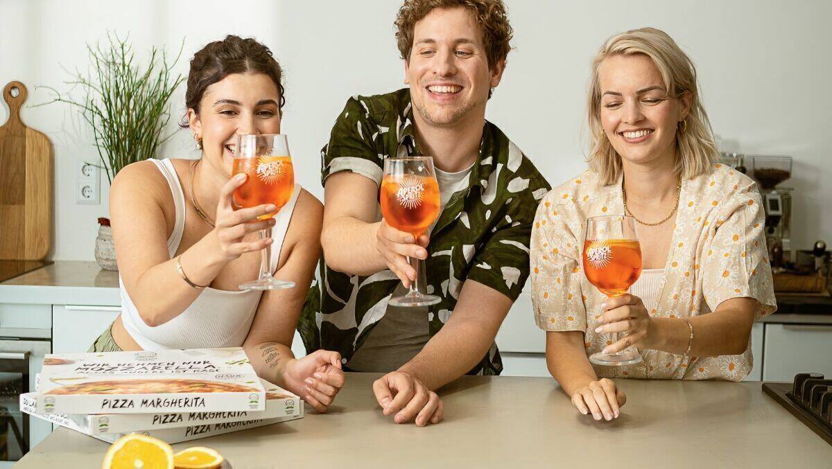 Pizza und Aperol Spritz: Das geht zusammen.