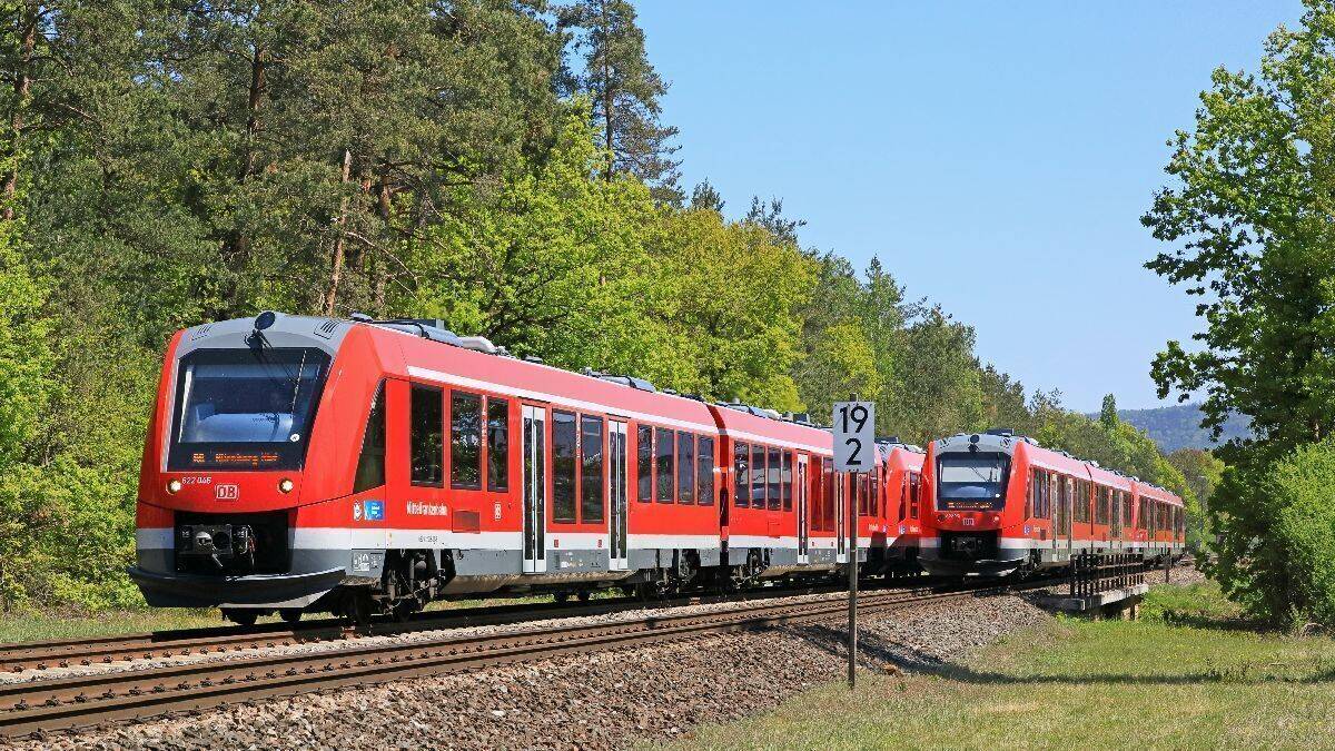 Auf den Gleisen hat die Bahn kein Monopol mehr - und auch bei Apps muss sie andere neben sich dulden.