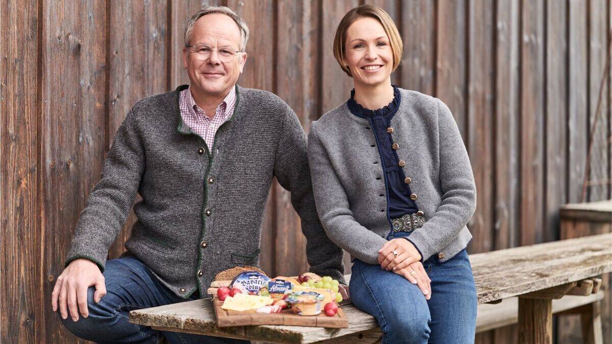 Freuen sich über Zusammenarbeit: Bergader-Geschäftsführer Frank Forstmann und Magdalena Neuner