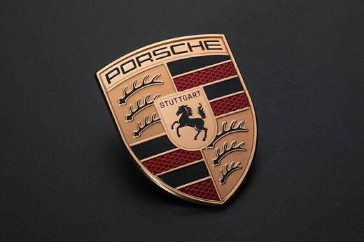 Nicht nur im Motorsport, sondern jetzt auch im Fußball aktiv.