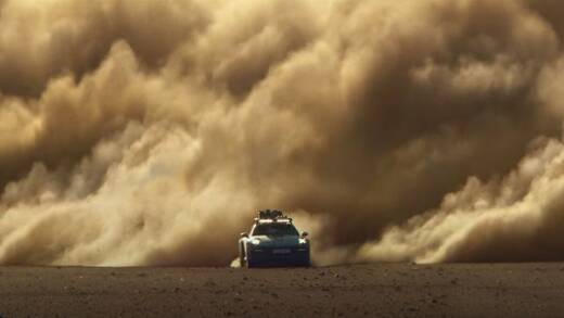 Wüstensturm und Naturgewalt: Man kann nur ahnen, welchen Anstrengungen die Fahrer:innen der Rallye Dakar ausgesetzt sind. 