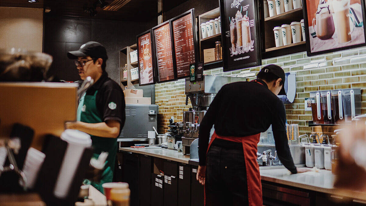Starbucks will seinen Kunden und Mitarbeitern das Leben leichter machen.