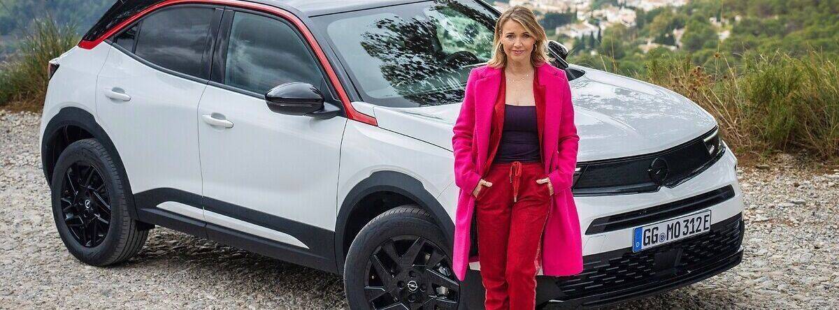Tina Ruland und ihr Opel Ma... äh Mokka.