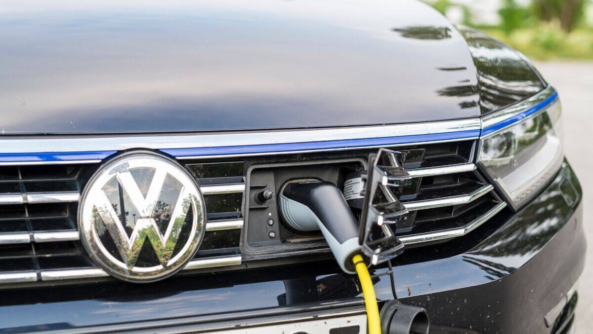 VW will ausrangierte Auto-Batterien als Zwischenspeicher nutzen. 