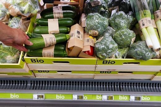 Die Leute wollen weiter Bio kaufen - doch tun sie das aktuell lieber beim Discounter.