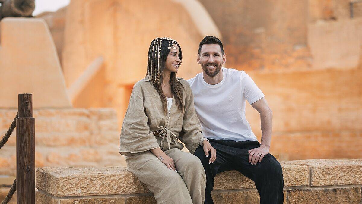 Lionel Messi und Ehefrau Antonella genießen Saudi-Arabien.