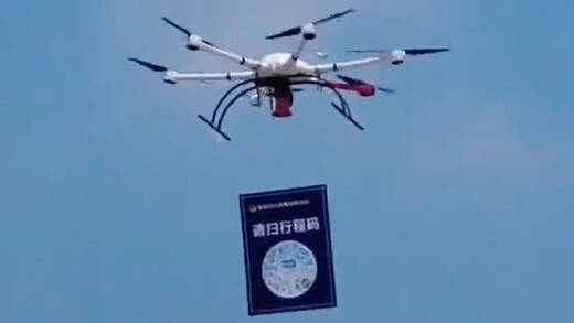 Wenn das Lauterbach machen würde: Corona-Kontrolle in China mit Drohne und Code.