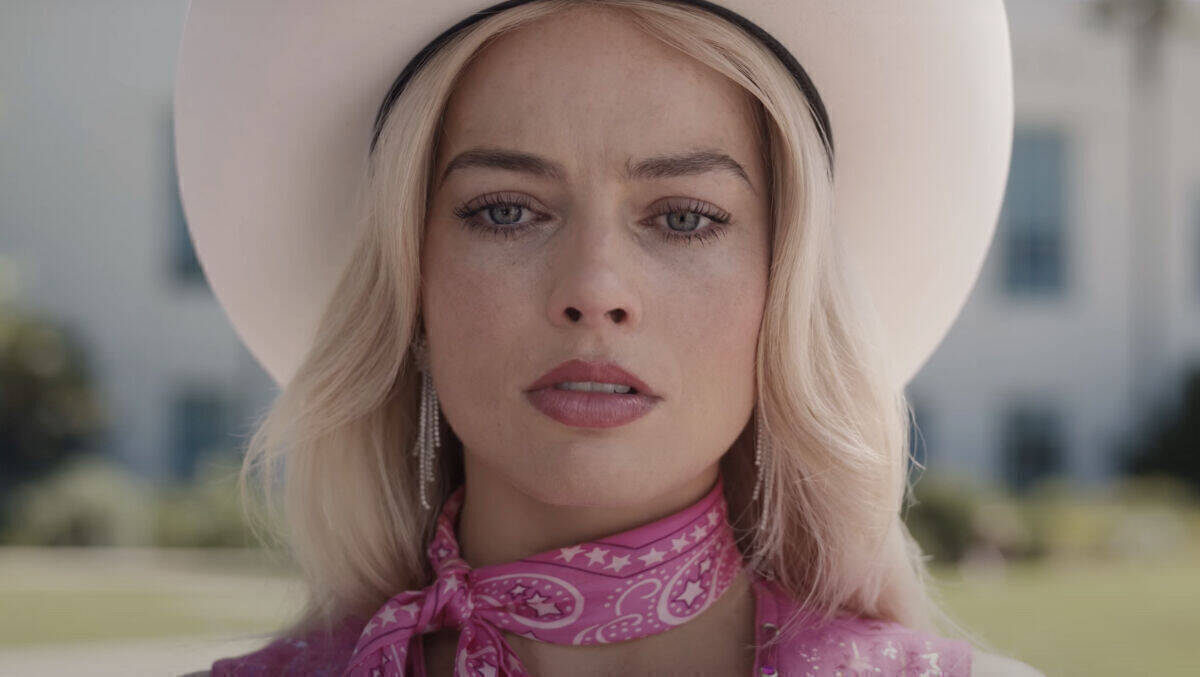 Margot Robbie spielt Barbie im neuen Warner Bros-Film.