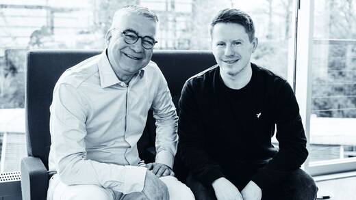 Stefan Kuhlow (l.), der als CEO von Weischer.Cinema die übergeordnete strategische Führung verantwortet, hat Verstärkung bekommen: Dimitri Herber (r.), zuvor Head of Media & Digital Marketing bei Warsteiner, ist seit Anfang 2026 Geschäftsführer Marketing bei Weischer.Cinema.