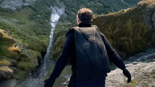 Tom Cruise beim Speedflying.