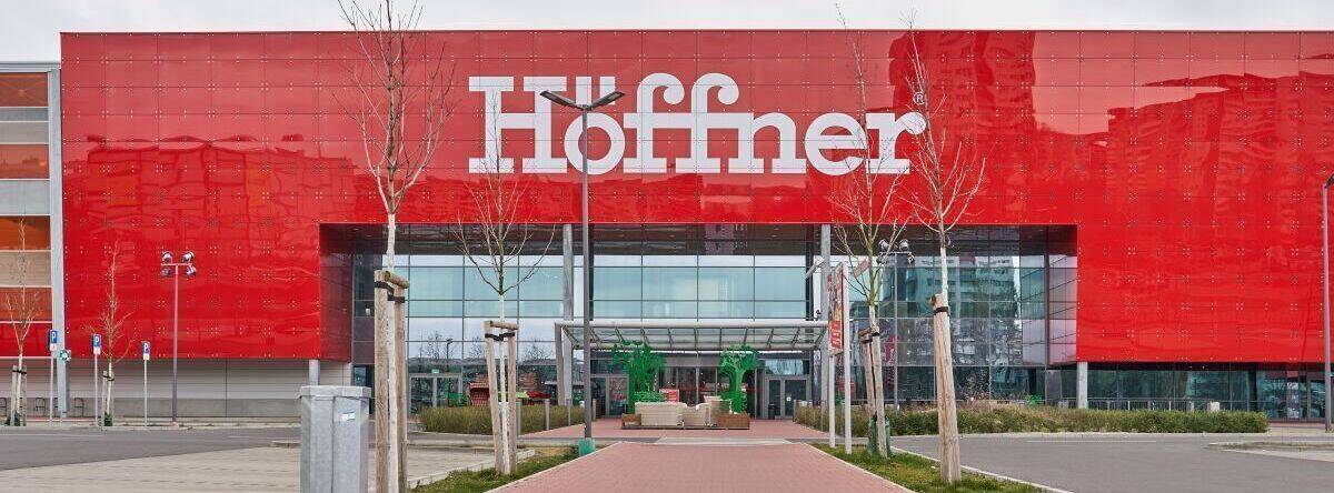 Möbel Höffner gehört weiterhin der Gründerfamilie Krieger. 