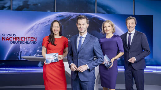 Isabelle Bhuiyan (v. l.), David Rohde, Katja Losch und Jochen Sattler moderieren die „Servus Nachrichten Deutschland".  