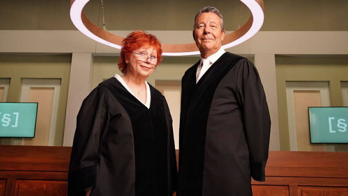 Barbara Salesch und Ulrich Wetzel im Gerichtssaal.