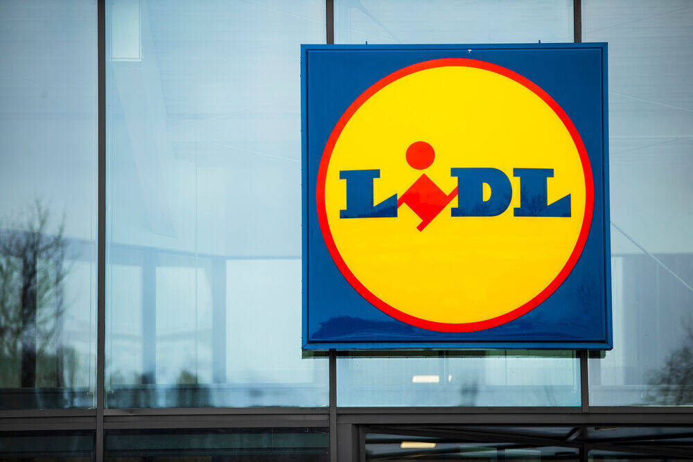 Lidl stichelt in seiner neuen Werbung nicht nur gegen die Konkurrenz, sondern parodiert auch True-Crime-Formate - und einen medienträchtigen Promi