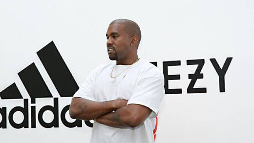 Nach einem Brandbrief der Mitarbeiter:innen leitet Adidas eine Untersuchung gegen Kanye West ein.