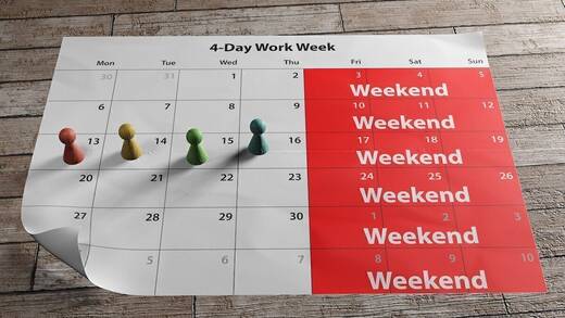 Die Vier-Tage-Woche ist zwar nur eine von vielen Regelungen, die Arbeitszeit den Bedürfnissen anzupassen, jedoch die derzeit am meisten diskutierte.