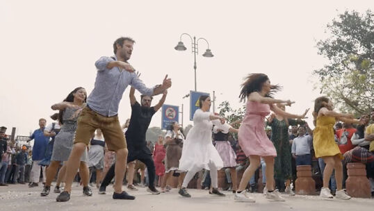 Bild: Deutsche Botschaft in Indien tanzt zu Oscar-Hit