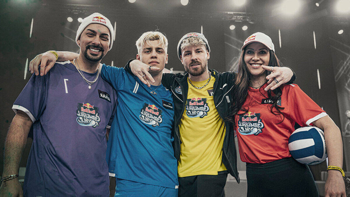 Die vier Red-Bull-Athleten: Amar "Amar" Al Naimi, Kevin "Papaplatte" Teller, Sebastian "Rewinside" Meyer und Jasmin Gnu (v.l.)