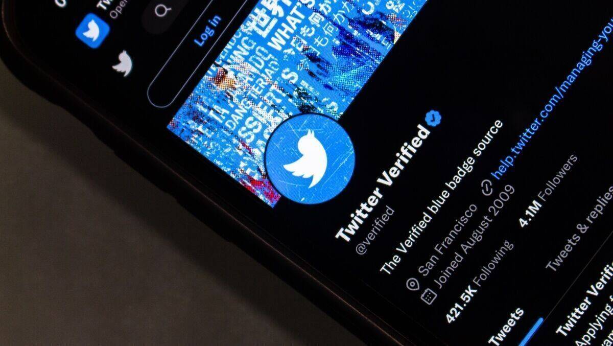 Twitter Verified bleibt für große Kunden kostenlos.
