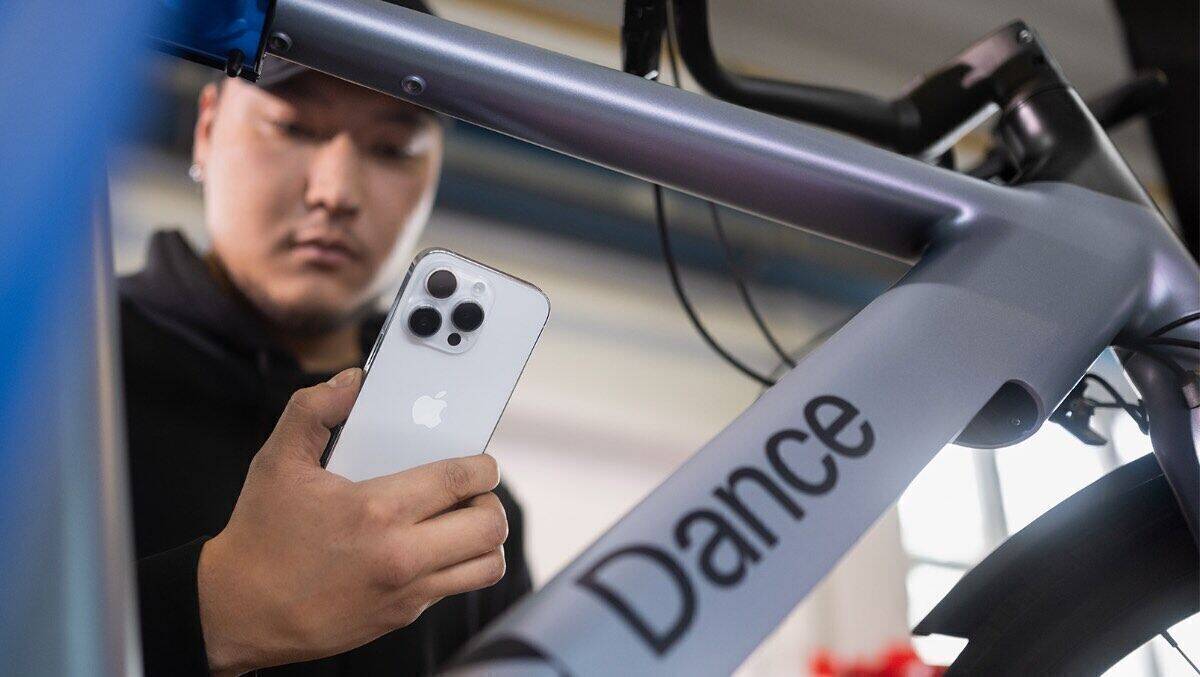 In der Werkstatt von Dance: E-Bike-Check via iPhone.