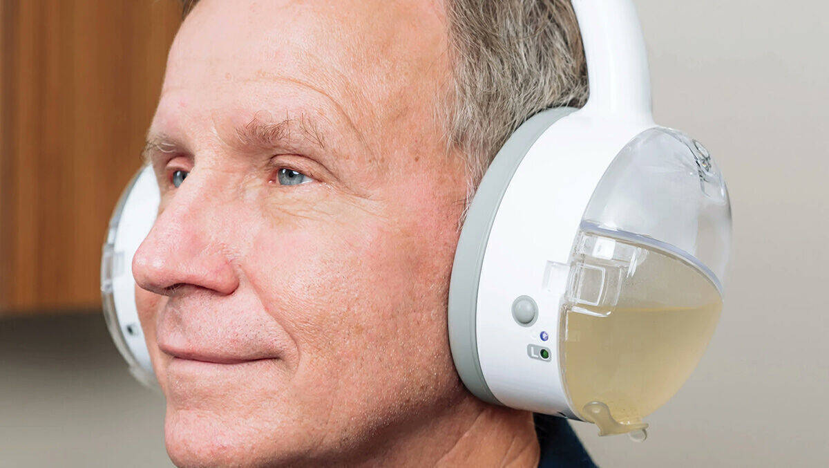 Die neuen Ohr-Putz-Kopfhörer – mit Reinigungsflüssigkeit.