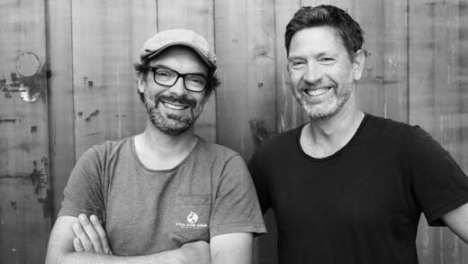 Der Berater Nic Heimann (l.) und der Kreative Mathias Lamken führen Uwe.