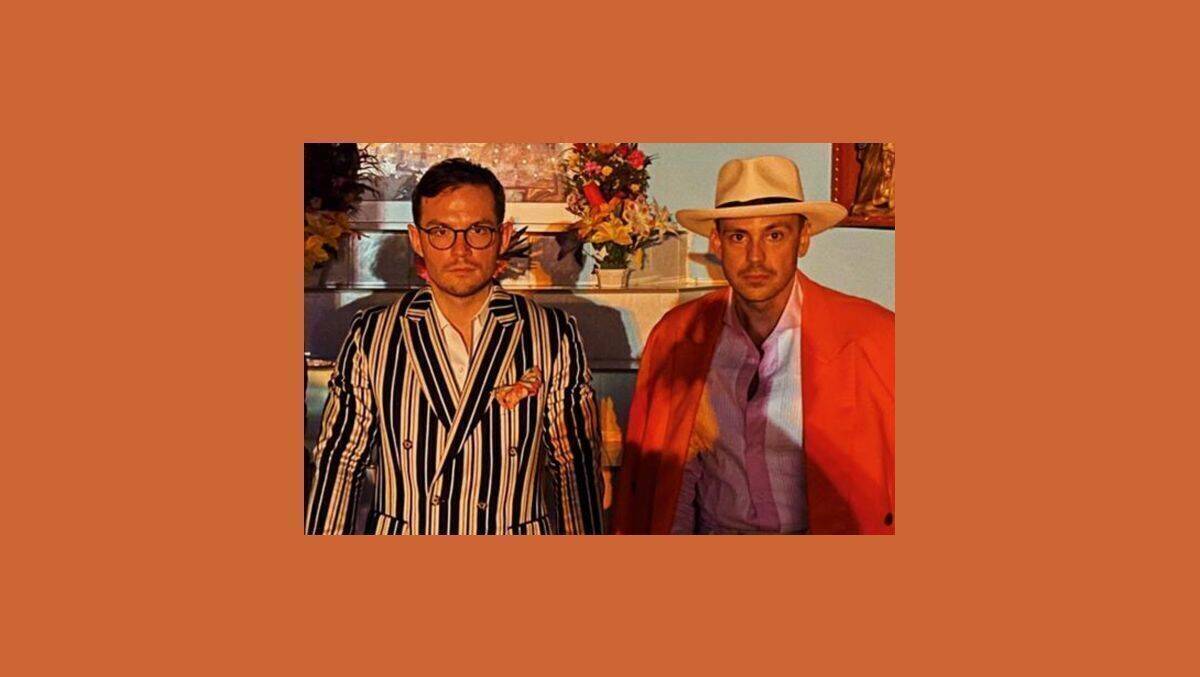 Manuel Urbanke und Maximilian Hoch (von links) mischen Antoni Heaven auf.